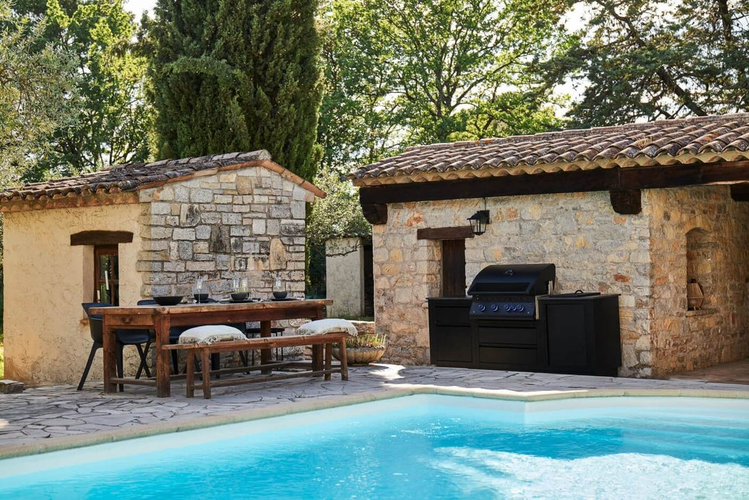 Napoleon Gas Grill: OASIS® 301 Outdoor Kitchen, Built-in 700 Series 32 with Soft Close Doors, ODK301-BIG32RBPMK-1