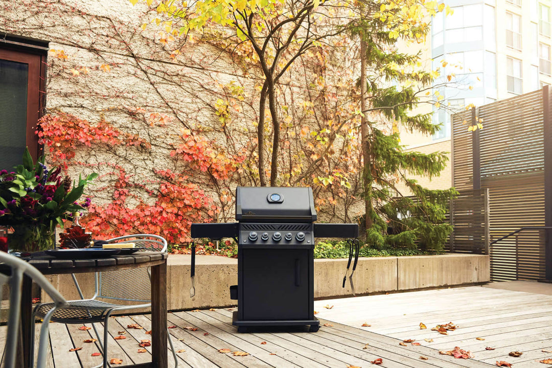 Gas Grill: Napoleon, Phantom Rogue® SE 425 RSIB