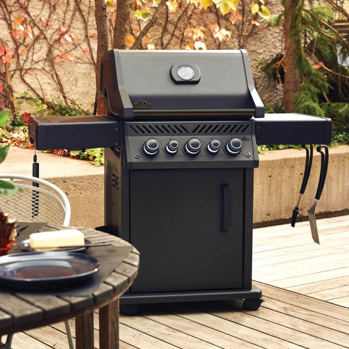 Gas Grill: Napoleon, Phantom Rogue® SE 425 RSIB