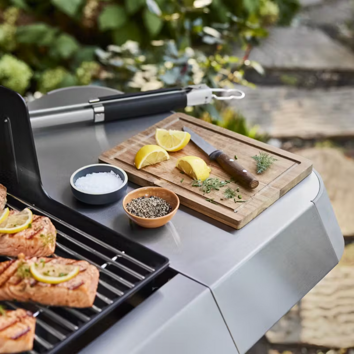 Gas Grill: Weber, Genesis S-335C (Propane) 1500578